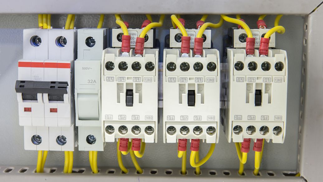 常州恒业相序保护器厂家分享继电器的使用方法